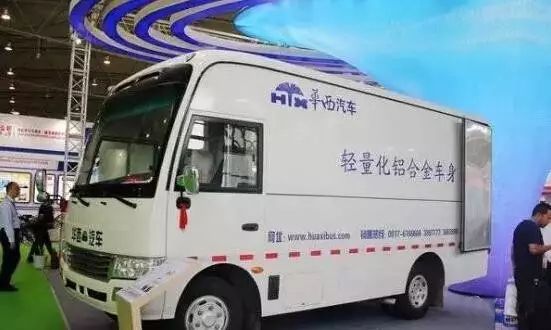铝合金车身超大容积，中巴车也来抢活儿?