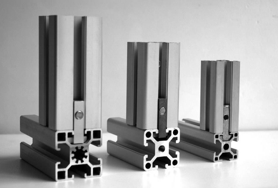 我国工业铝型材加工现状：经过多年的开发我们已拥有完善的铝型材结构安装配件