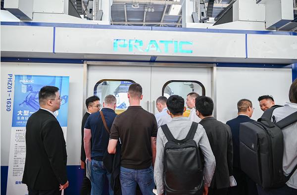 第十八届中国国际（北京）机床展览会落幕，普拉迪车身结构一体化五轴加工设备亮相